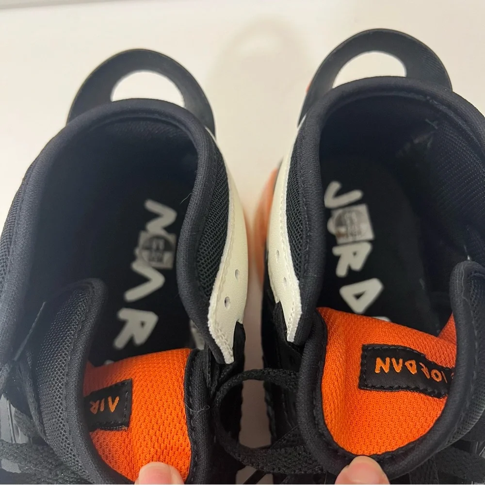Jordan Mars 270 Black and Orange CD7070 008 Size 9.5